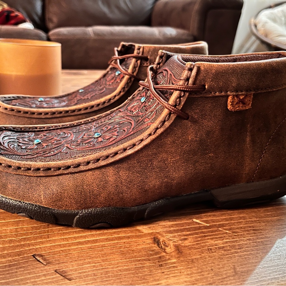 Twisted X woman’s size 7 Moccasins - Picture 2 of 3